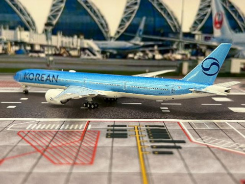 Aviation 1:400 Korean 777-3B5ER HL8008 AV4217 [Width 16 Length 18 Height 5 cm] 3