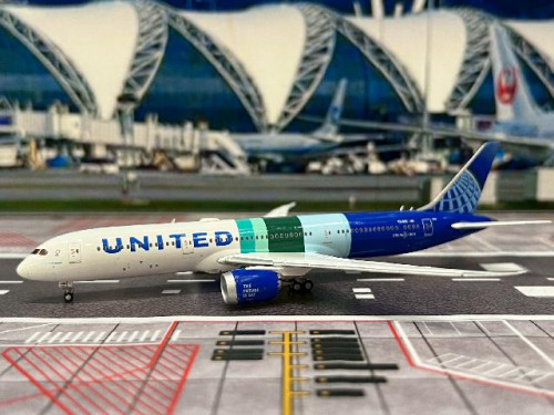 Gemini Jets 1:400 United Airlines B787-9 N24988 'SAF' GJ2333 1