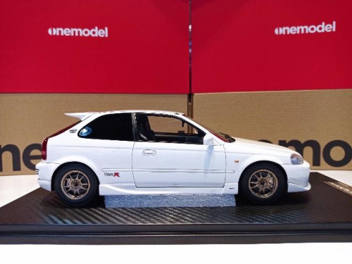 One Model: 16B08-02 1:18 Civic EG6 Spoon Sil [Width 10 Length 24 Height 7 cms] 4