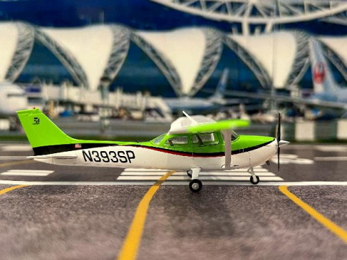 Gemini Jets 1:72 Cirrus Aviation Cessna 172S N393SP GG020 [Width 15 Length 12 Height 3.5 cm] 6