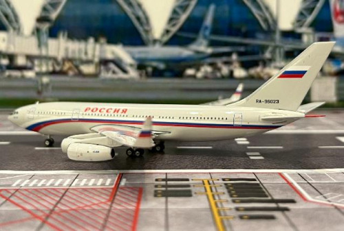 Phoenix 1:400 Rossiya SLO IL-96-300 RA-96023 PH12054 [Width 15 Length 13.5 Height 4 cm] 3