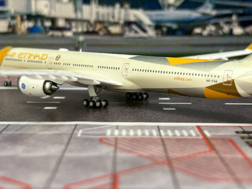 Gemini Jets 1:400 Etihad 777-9 A6-FAA GJ2277 [Width 16.5 Length 19.5 Height 4.5 cm] 8