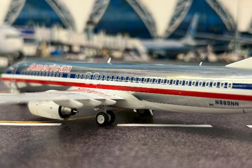Inflight 1:200 American 737-823 N889NN IF738AA0825P [Width 18 Length 18.5 Height 6 cm] 8