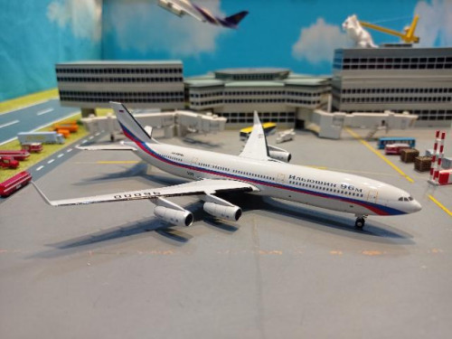 Phoenix 1:400 Ilyushin IL-96-400 RA-96000 PH1892 [Width 15 Length 13.5 Height 4 cm] 1