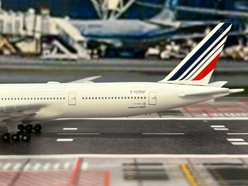 Herpa Wings 1:500 Air France 777-300ER F-GZNF HW535618-001 [Width 13 Length 14.5 Height 3.5 cm] 3