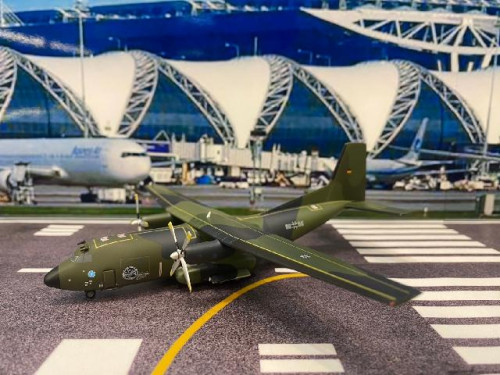 Herpa Wings 1:200 Luftwaffe C-160-WTD 61 HW572293 