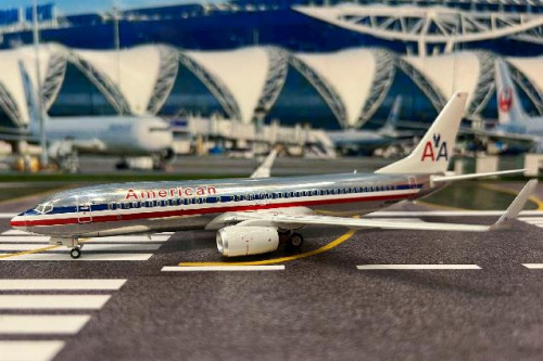 Inflight 1:200 American 737-823 N889NN IF738AA0825P [Width 18 Length 18.5 Height 6 cm] 1