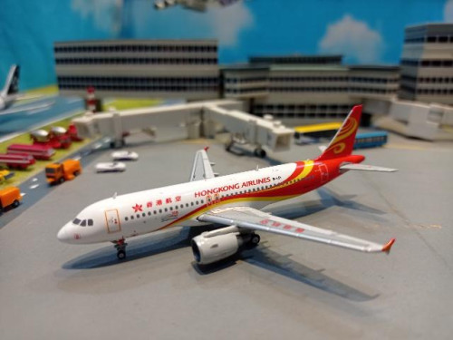LH4182 1:400 Hong Kong A320 B-LPI [Width 9 Length 9.5 Height 3 cms]