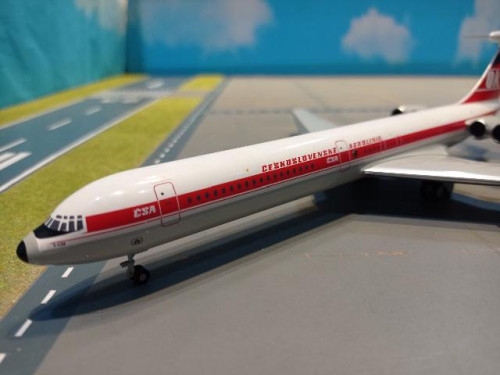 Herpa Wings 1:200 CSA IL-62M Plzen OK-JBI HW572316 [Width 22 Length 27 Height 6 cm] 4