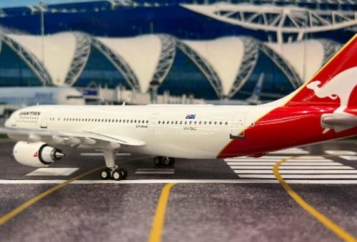 Inflight 1:200 Qantas A300B4-203 VH-TAC IF300QF1125 [Width 22.5 Length 27 Height 8 cm] 8