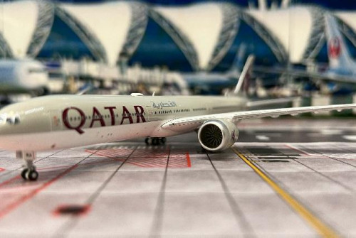 Gemini Jets 1:400 Qatar 1:400 777-9 A7-BKA GJ2278 [Width 16 Length 19.5 Height 4.5 cm] 7