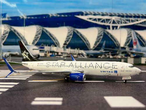 Gemini Jets 1:200 United Airlines 737-800W N76516 G21378 2