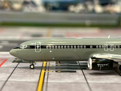 Panda 1:400 SpaceX B737-800 N154TS 62512 [Width 9 Length 9.5 Height 2.5 cm] 3