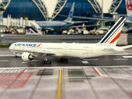 Herpa Wings 1:500 Air France 777-300ER F-GZNF HW535618-001 [Width 13 Length 14.5 Height 3.5 cm] 5