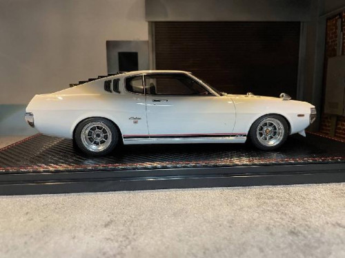 IG2605 1:18 Toyota Celica 1600GT LB(TA27)Whi With Enginr [Width 10 Length 25 Height 7 cms] 5