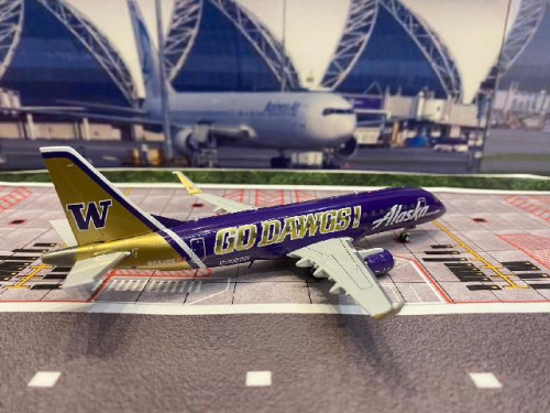 Gemini Jets 1:200 Alaska/Horizon E175LR N662QX 'Go Dawgs' G21287 [Width 14 Length 16 Height 4.5 cm] 3