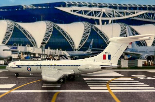 JCWings 1:200 Royal Air Force Vickers VC10 C1K XV104 LH2386 [Width 17 Length 26 Height 5 cm] 3