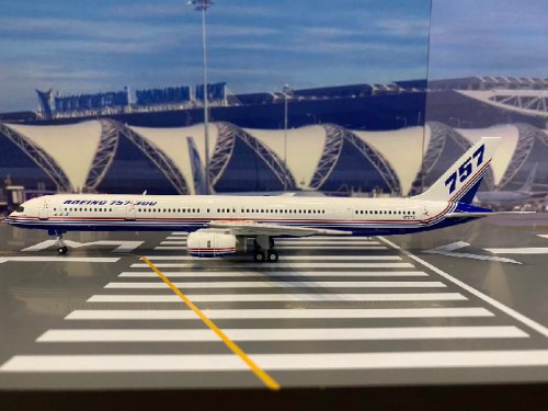Inflight 1:200 B757-300 N757X - メルカリ