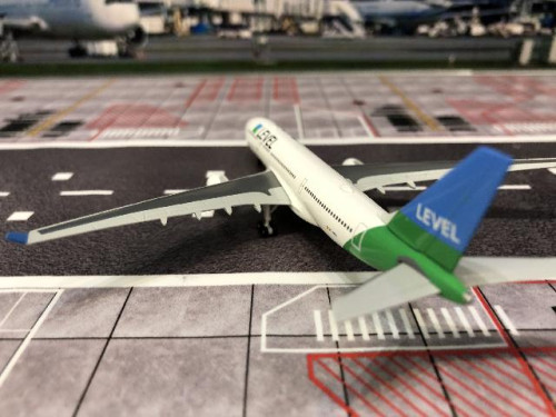 Herpa Wings 1:500 Level A330-200 EC-MOU HW537254 [Width 12 Length 12 Height 3.5 cm] 5