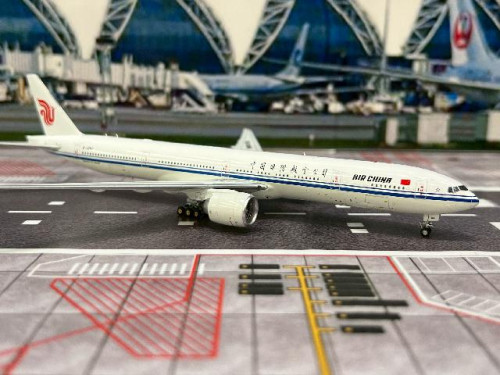 Aviation 1:400 Air China 777-39LER B-1266 AV4296 [Width 16 Length 18 Height 5 cm] 2