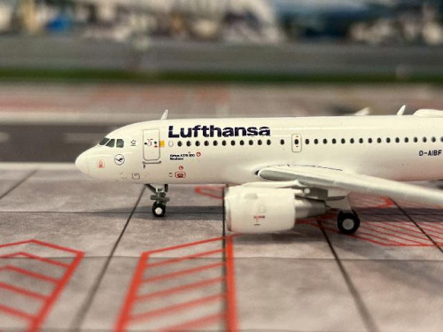 Gemini Jets 1:400 Lufthansa A319-100 D-AIBF GJ2022 [Width 8.5 Length 8.5 Height 3 cm] 5