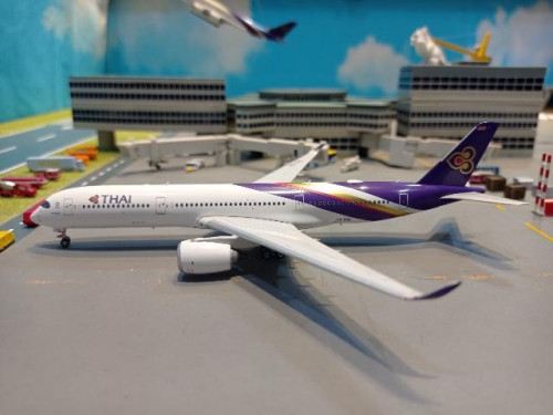 Phoenix PH1896 1:400 Thai A350-900 HS-THS [Width 15 Length 16.5 Height 4 cms] 2