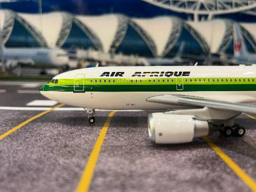 Inflight 1:400 Air Afrique A310-304 TU-TAF IF310RK0426 [Width 25 Length 28 Height 9 cm] 5
