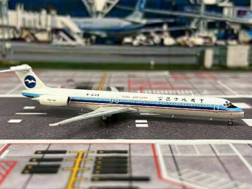 Phoenix 1:400 China Northern MD-82 B-2126 PH12007 [Width 8 Length 11 Height 2 cms] 2