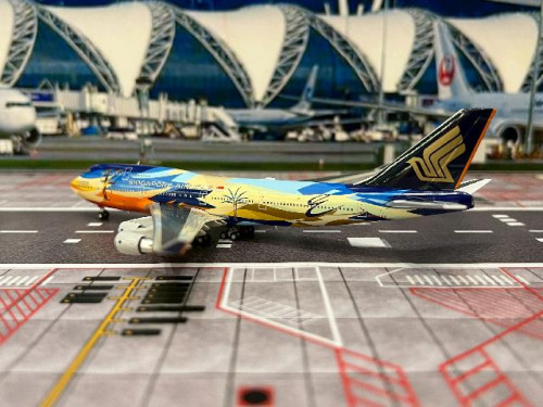 JC Wings 1:400 Singapore 747-400 9V-SPK XX40213 [Width 16 Length 17.5 Height 4.5 cm] 3