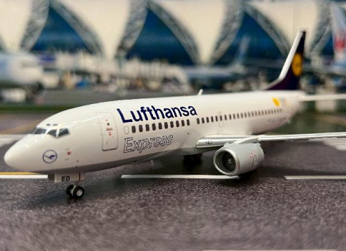 JFox 1:200 Lufthansa 737-300 D-ABED“Berlin 2000”JF7373002 [Width 14 Length 17 Height 5.5 cm] 7
