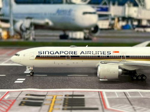 Phoenix 1:400 Singapore Airlines B777-300ER 9V-SNB P4631 3