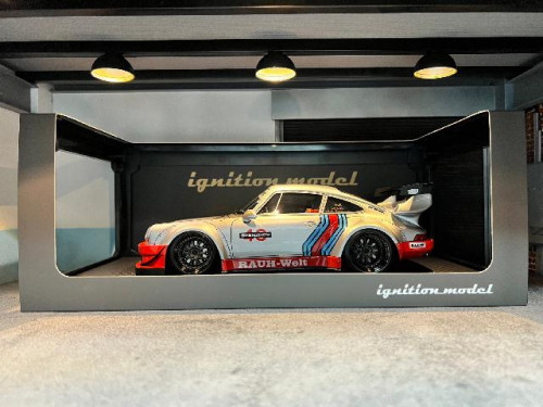 Ignition:IG2478 1:18 RWB 930 Sil/Red [Width 10 Length 24 Height 7 cms] 9
