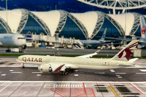 Gemini Jets 1:400 Qatar 1:400 777-9 A7-BKA GJ2278 [Width 16 Length 19.5 Height 4.5 cm] 3
