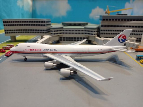 Phoenix PH1859 1:400 China Cargo 747-400 B-2428 [Width 16 Length 16.5 Height 4.5 cms] 2
