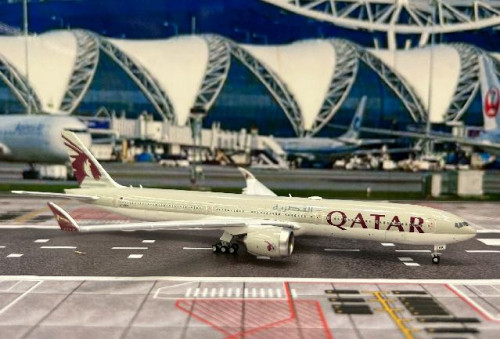 Gemini Jets 1:400 Qatar 1:400 777-9 A7-BKA GJ2278 [Width 16 Length 19.5 Height 4.5 cm] 2