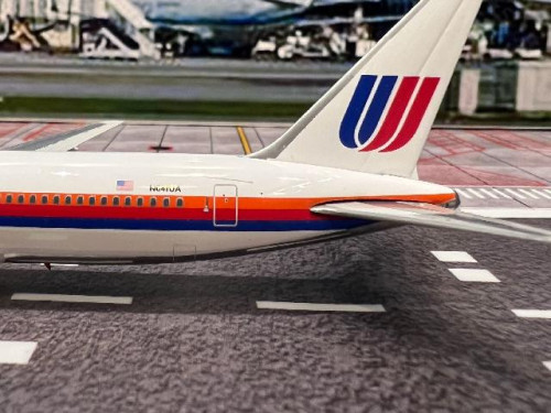 Phoenix 1:400 United 767-300ER N641UA P4617 4