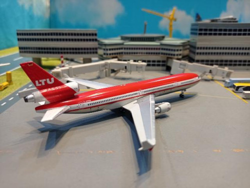 Phoenix 1:400 LTU MD-11 D-AERW PH1874 [Width 12 Length 15 Height 4.5 cm] 3