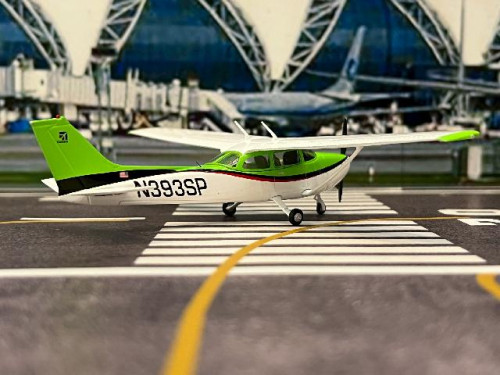 Gemini Jets 1:72 Cirrus Aviation Cessna 172S N393SP GG020 [Width 15 Length 12 Height 3.5 cm] 4