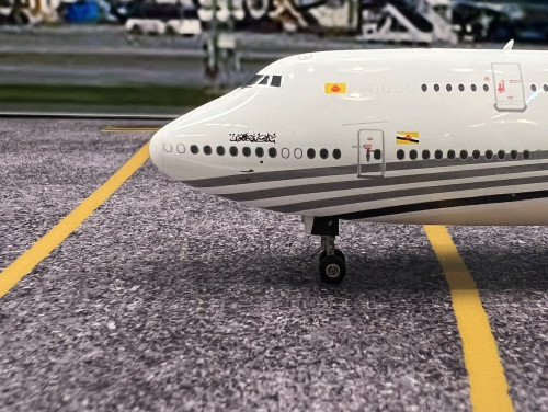 Phoenix 1:400 Brunei Sultan’s Flight 747-8 V8-BKH PH1947 [Width 18 Length 18.5 Height 4.5 cm] 6