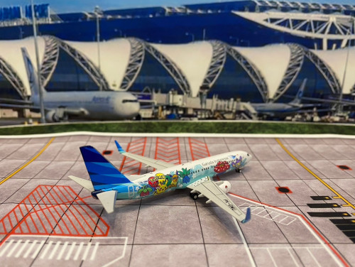 Phoenix P4581 1:400 Garuda Indonesia 737-800 PK-GMU [Width 9 Length 9.5 Height 3 cm] 4