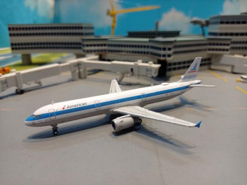 Gemini Jets GJ2257 1:400 American A321 N581UW Piedmont [Width 9 Length 11 Height 3 cms]