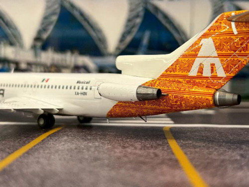 JC Wing 1:200 Mexicana B727-200 