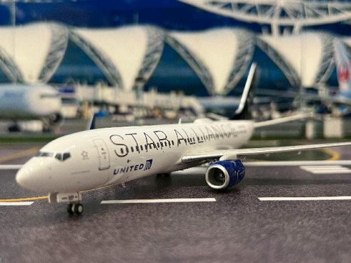 JFox 1:200 Austrian 767-3Z9ER OE-LAZ Star Alliance JF7673019L [Width 24 Length 27 Height 8 cms] 5