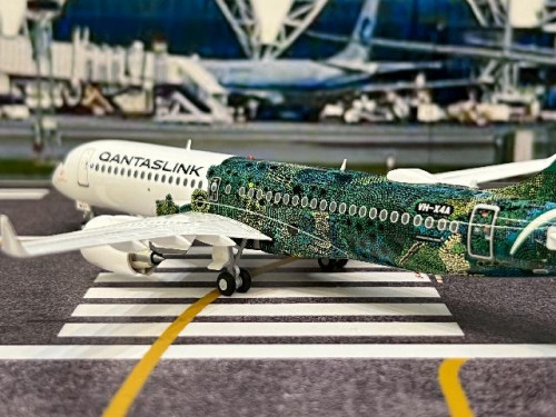 Gemini Jets 1:200 QantasLink A220-300 VH-X4A “Minyma Kutjara Tjukurpa” G21319 8