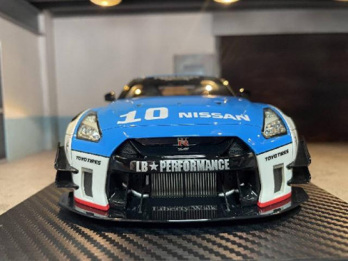 Ignition [IG2344] 1:18 LB Work GT-R R35 Ty2 Wht/Blu [Width 10 Length 25 Height 7 cms] 6