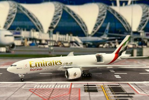 Gemini Jets 1:400 Emirates Sky Cargo 777-200LRF A6-E GJ2382 [Width 16 Length 16 Height 4.5 cm] 1
