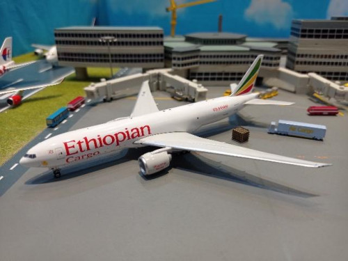 Phoenix:PH1745 1:400 Ethiopian Cargo 777-200F ET-ARK [Width 16 Length 17 Height 5 cms]