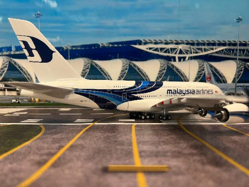 Inflight 1:200 Malaysia A380 9M-MNF '100th A380' IF380MH0526 [Width 41 Length 38 Height 12 cm] 4
