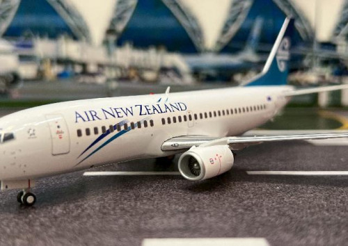 Inflight 1:200 Air New Zealand 737-33R ZK-NGA IF733NZ0624 [Width 14 Length 17 Height 5.5 cm] 7