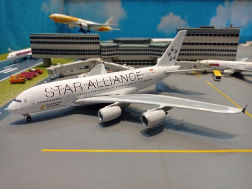 P4513 1:400 Singapore A380 9V-SKX Star Alliance [Width 20 Length 18 Height 5 cms]
